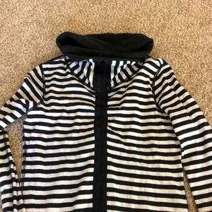 Lululemon cowl neck reversible sweatshirt size M